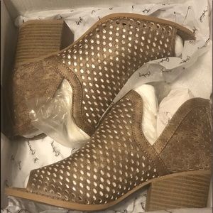 Perforated ankle boot
